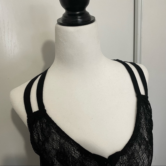 ❤️🔥2/$13❤️🔥 Sheer black lace button-up tank top vest - Picture 3 of 11